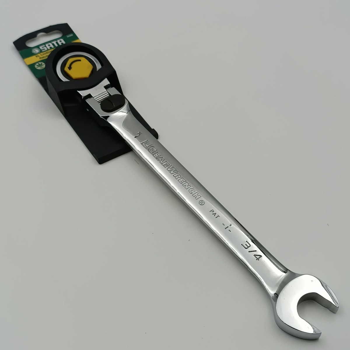 LLAVE COMBINADA CON CRIQUE CABEZA FLEX CON TRABA 3/4, PULGADAS, SAT-469092