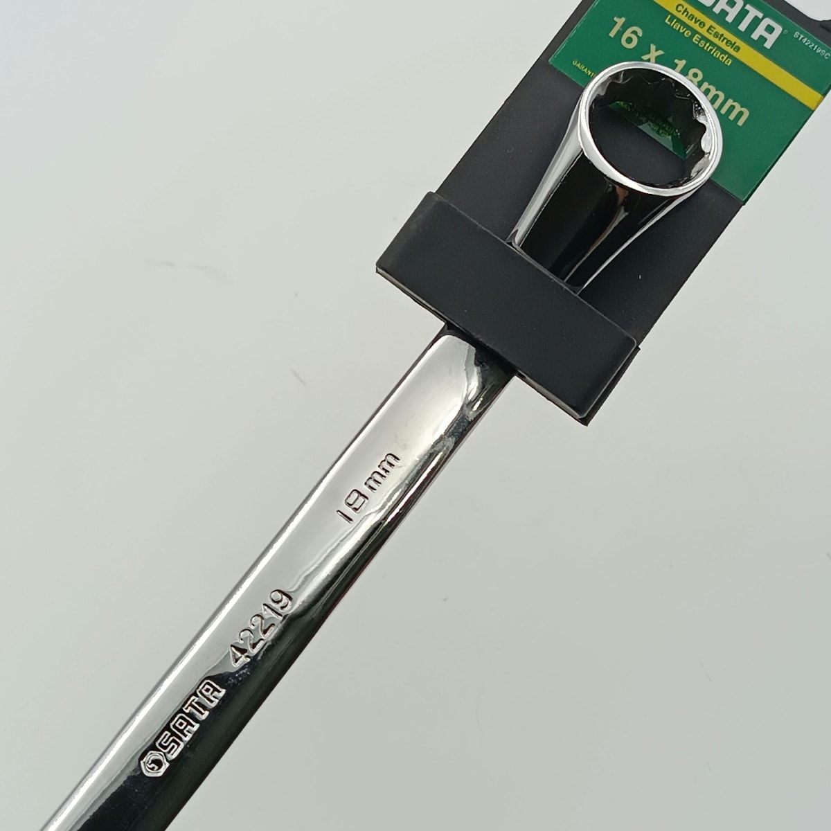 LLAVE ESTRIADA (PULIDA) 16X18MM SAT-422192