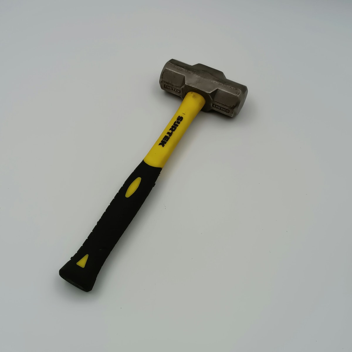 COMBO DE ACERO MANGO FIBRA DE VIDRIO 4 LIBRAS - MARR4FV - SURTEK - 100 0