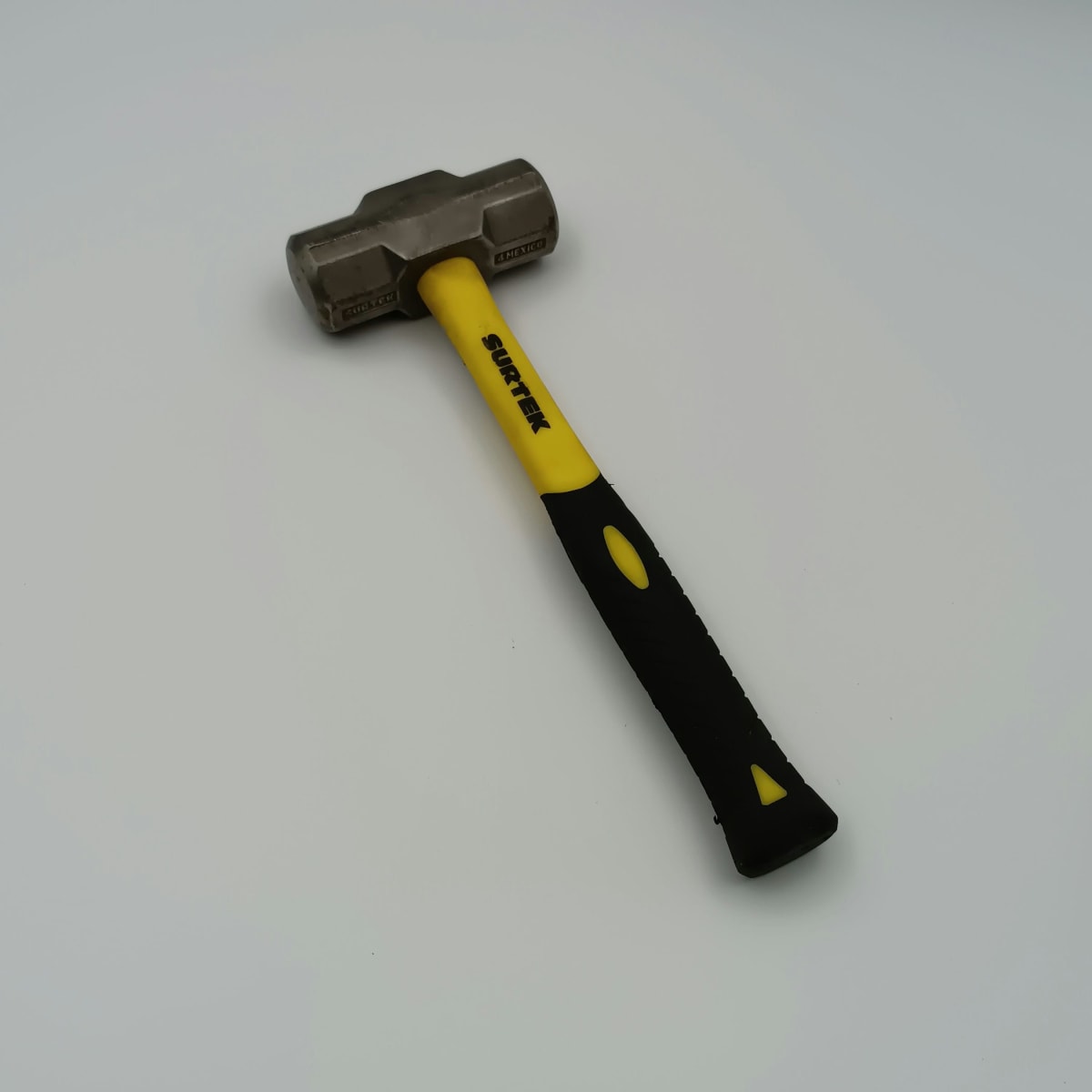 COMBO DE ACERO MANGO FIBRA DE VIDRIO 4 LIBRAS - MARR4FV - SURTEK - 1003