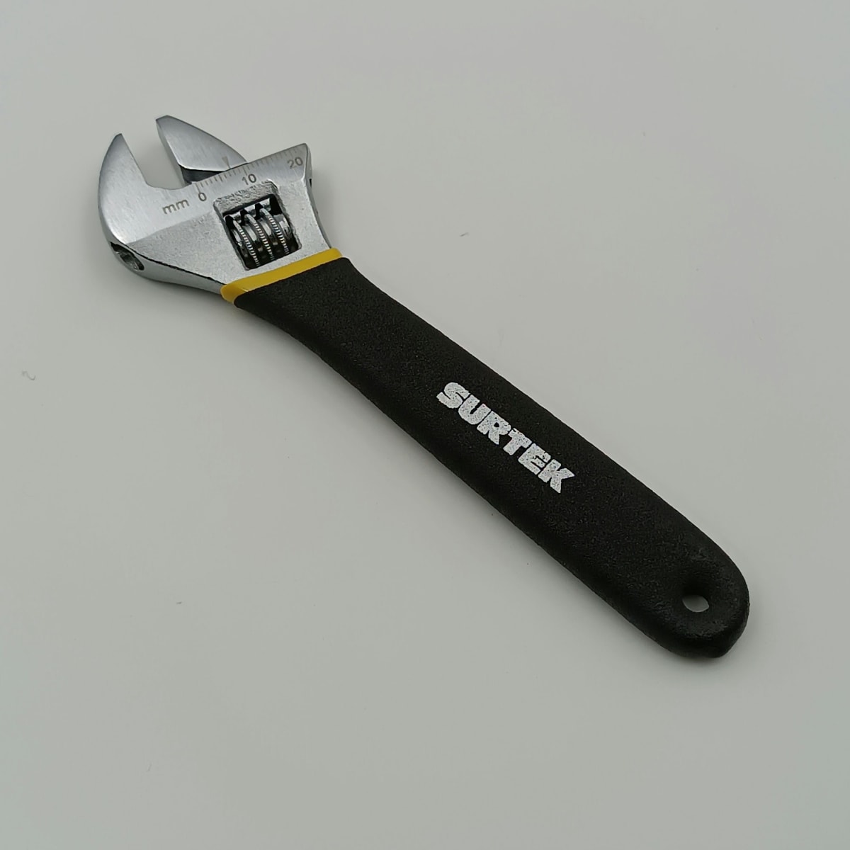 LLAVE AJUSTABLE CROMADA CON GRIP 6 506P - SURTEK-2