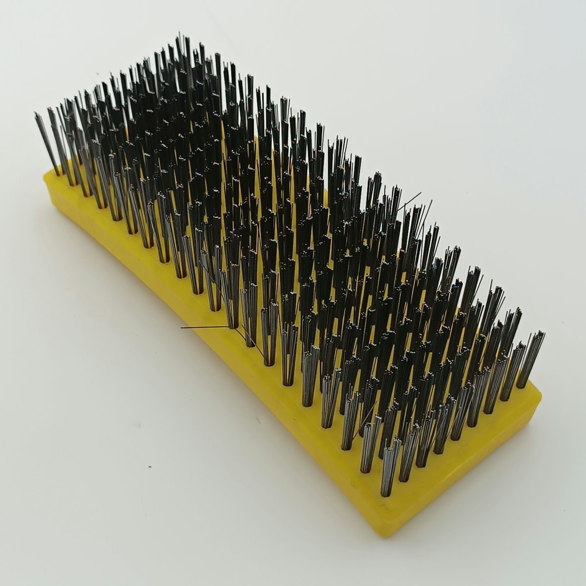 ESCOBILLA DE ALAMBRE 9X20 FILAS UYUSTOOLSS. EBA9202