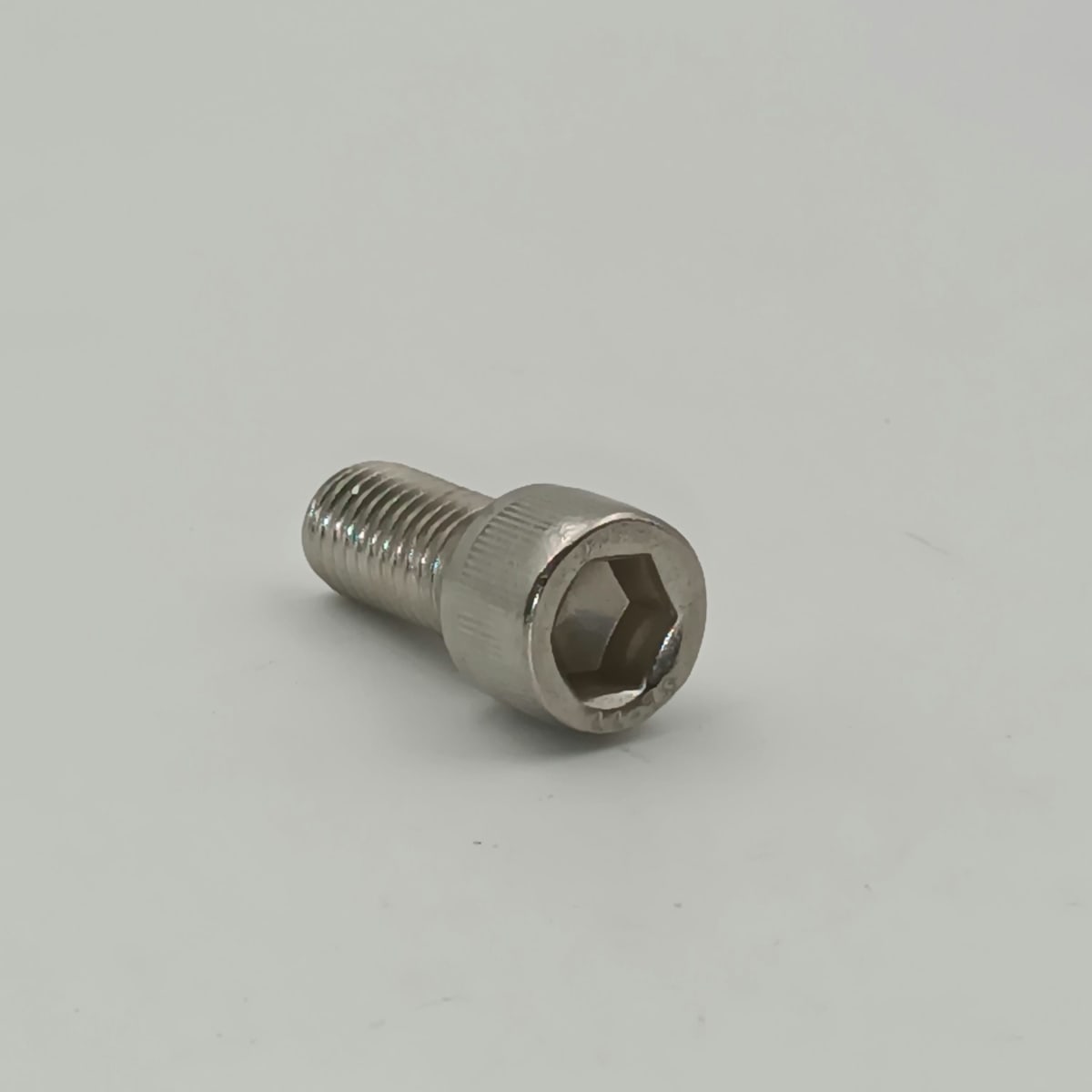 PERNO PARKER CAB. CIL. DIN 912 A4 (316) M8-1.25 X 30 MM.3