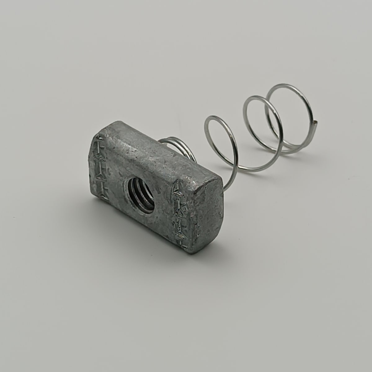 TUERCA RIEL CON RESORTE GALVANIZADA 3/8-16 ESPESOR 9.2 MM2