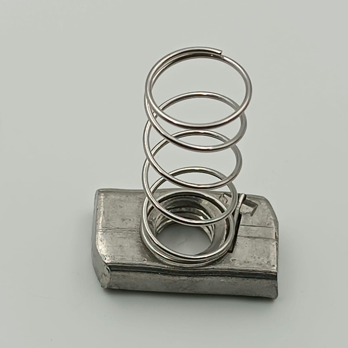 TUERCA RIEL CON RESORTE AISI 304 3/8-16 ESPESOR 9.2 MM.2