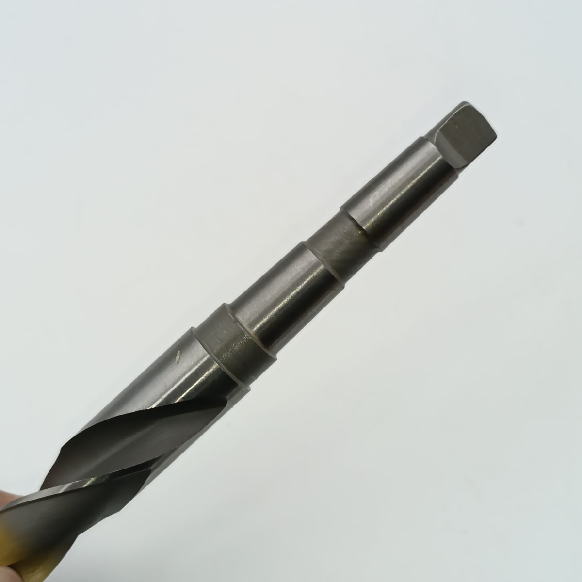 BROCA CONO MORSE 2 233 X 19.00 MM LENOX TW404 TITANIO 420694