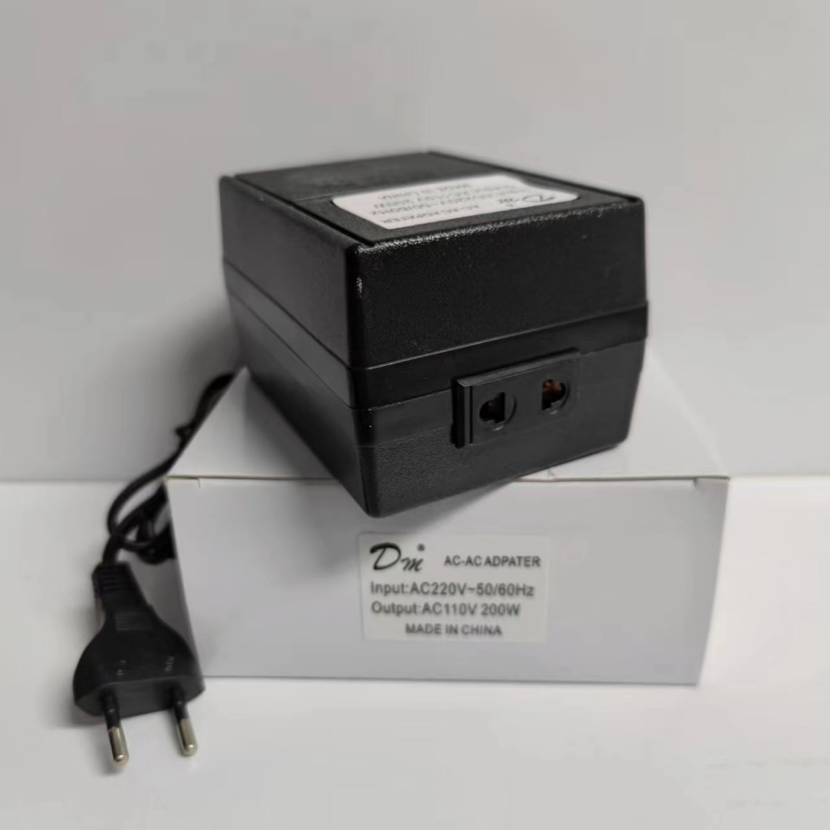 Transformador Adaptador De Voltaje 220V A 110V 200W 0