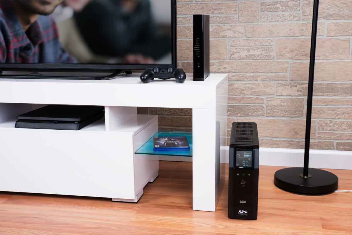 UPS APC BACK UPS PRO BR1600SI 960W 1600VA 256Wh USB 8 SALIDAS AVR INTERFAZ LCD4