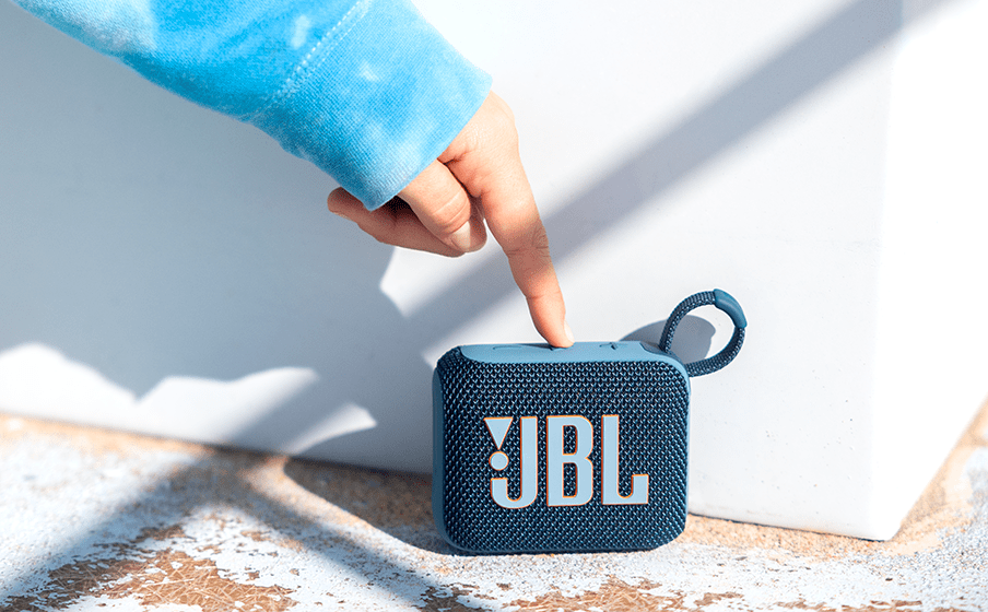 PARLANTE PORTÁTIL JBL GO 4 7H 4.2W RESIST POLVO Y AGUA IP67 AURACAST AZUL4