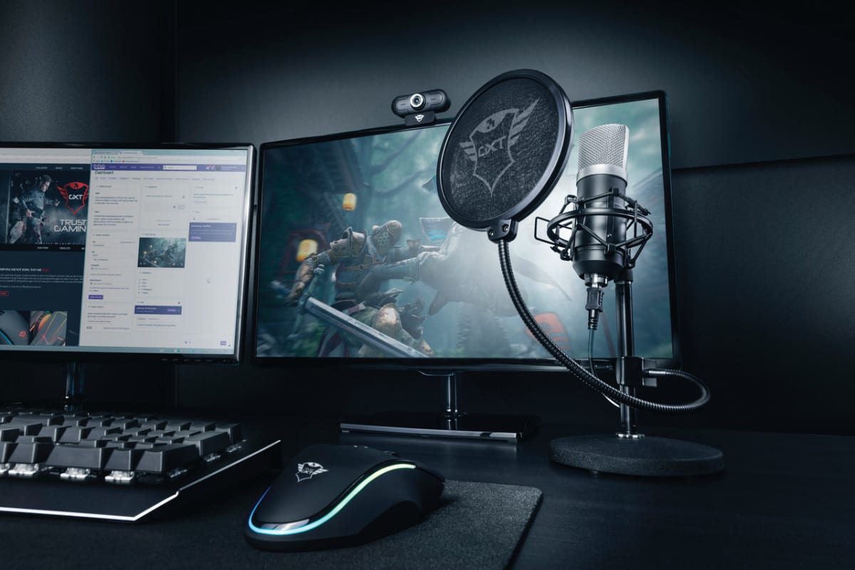 KIT MICRÓFONO CONDENSADOR TRUST EMITA C/FILTRO ANTIPOP, MALETA Y SOPORTE DE MESA GXT2522