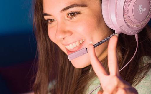 AUDIFONOS GAMER XTECH KHIONE JACK 3.5 ILUMINACION LED PC/CONSOLA XTH-5644