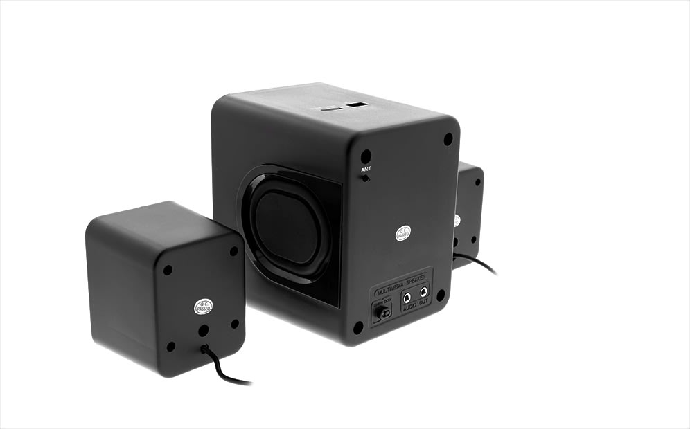 PARLANTES PARA PC XTECH XTS-375BK 2.1 CANALES JACK 3.5 MM USB LECTOR MICRO SD 6 WATTS2