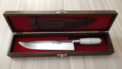 Cuchillo 9 pulgadas con Estuche
