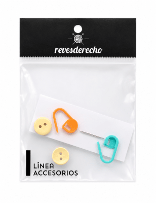 Aguja y botones Revesderecho1