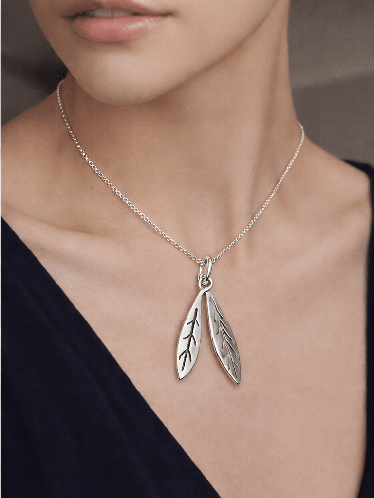 Collar hojas de olivo ramas negras2