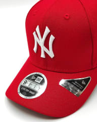 NEWERA 950 STRETCH SNAP NEW YORK YANKEES SCARLET