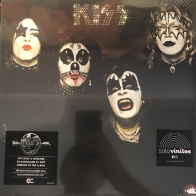 Kiss Kiss Anniversary1
