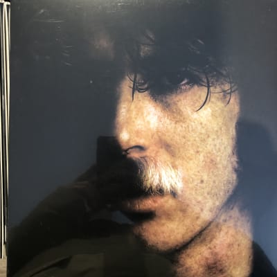Charly Garcia Yendo De La Cama Al Living1