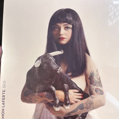 Mon Laferte Seis