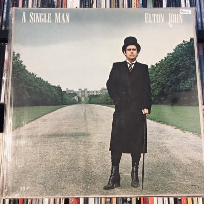 Elton John A single man Usado1