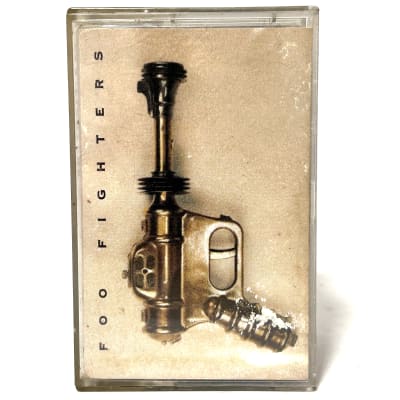 Foo Fighters - Foo Fighters (debut)  - Cassette Escuchado1