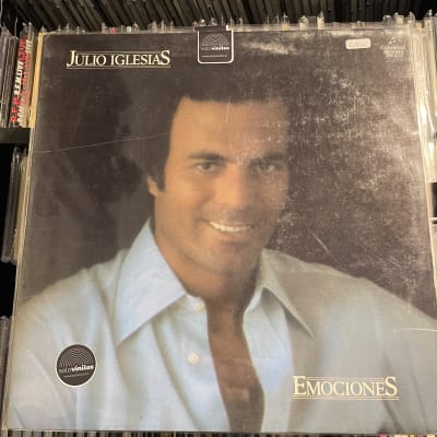 Julio Iglesias - Emociones Vinilo Escuchado1