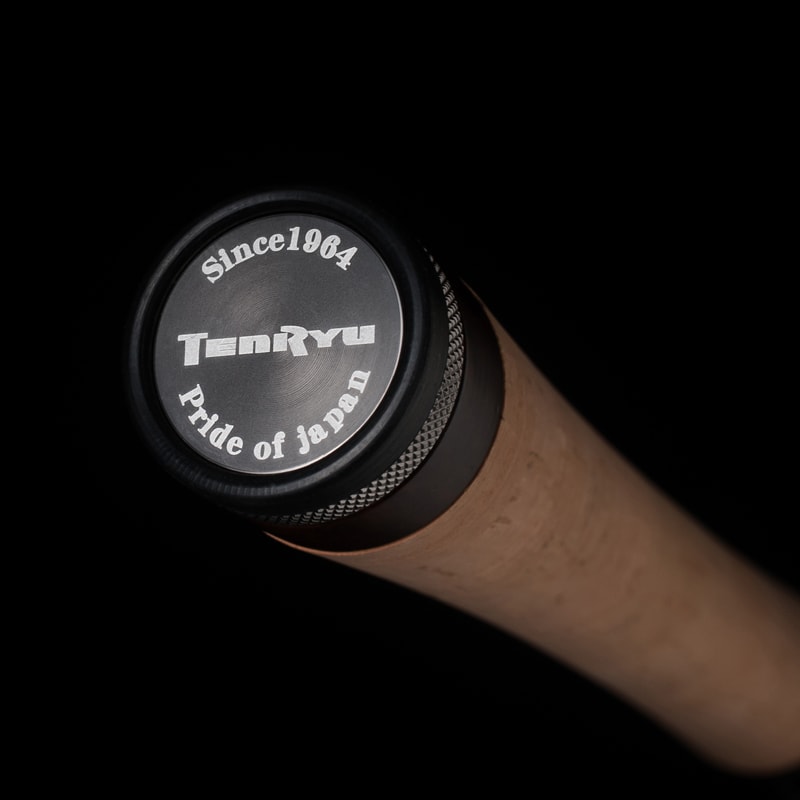 Detalle pomo bajo caña Tenryu Rayz Rio