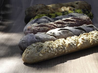 Jamon Crudo Crocante con Pasta de Ajo - Baguette con Agregados