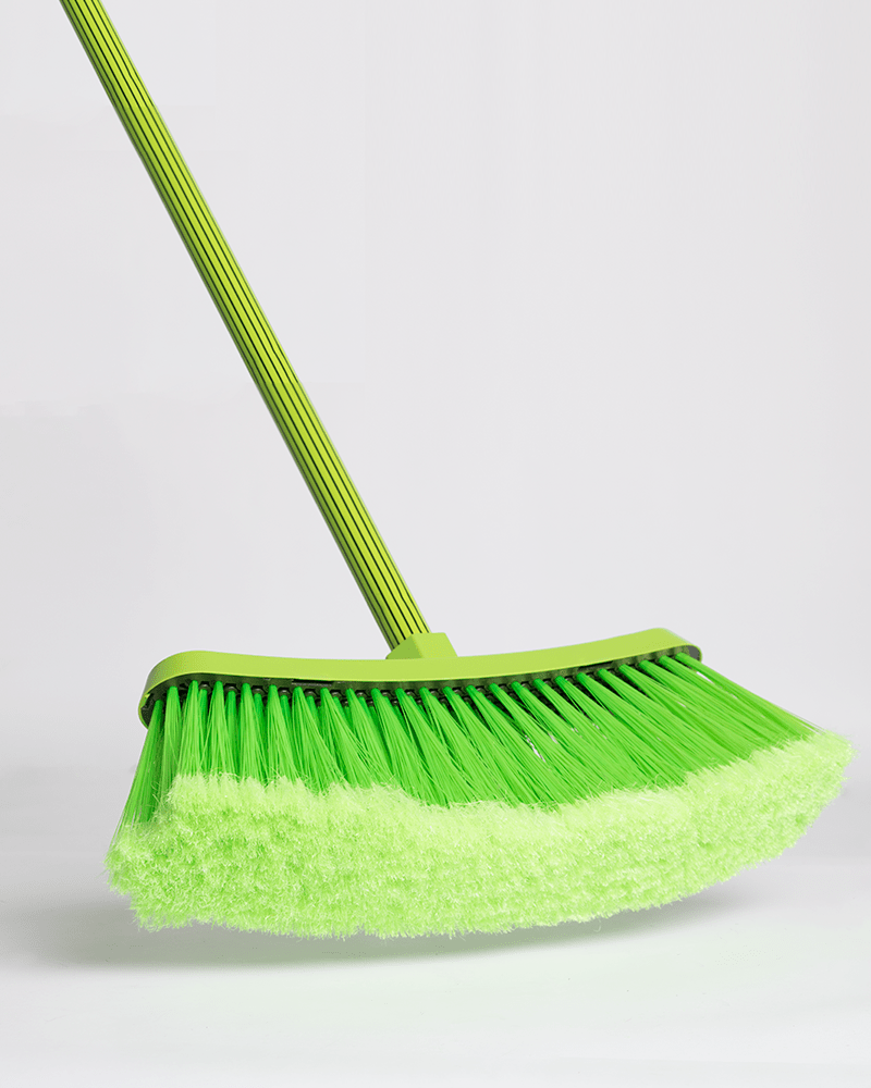 LORITO ESCOBA BARBARITA CON PALO3