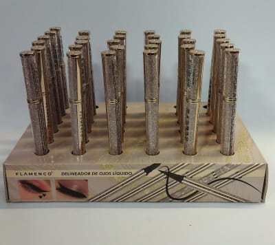 Delineador de ojos plumon liquido negro flamenco mb0162481