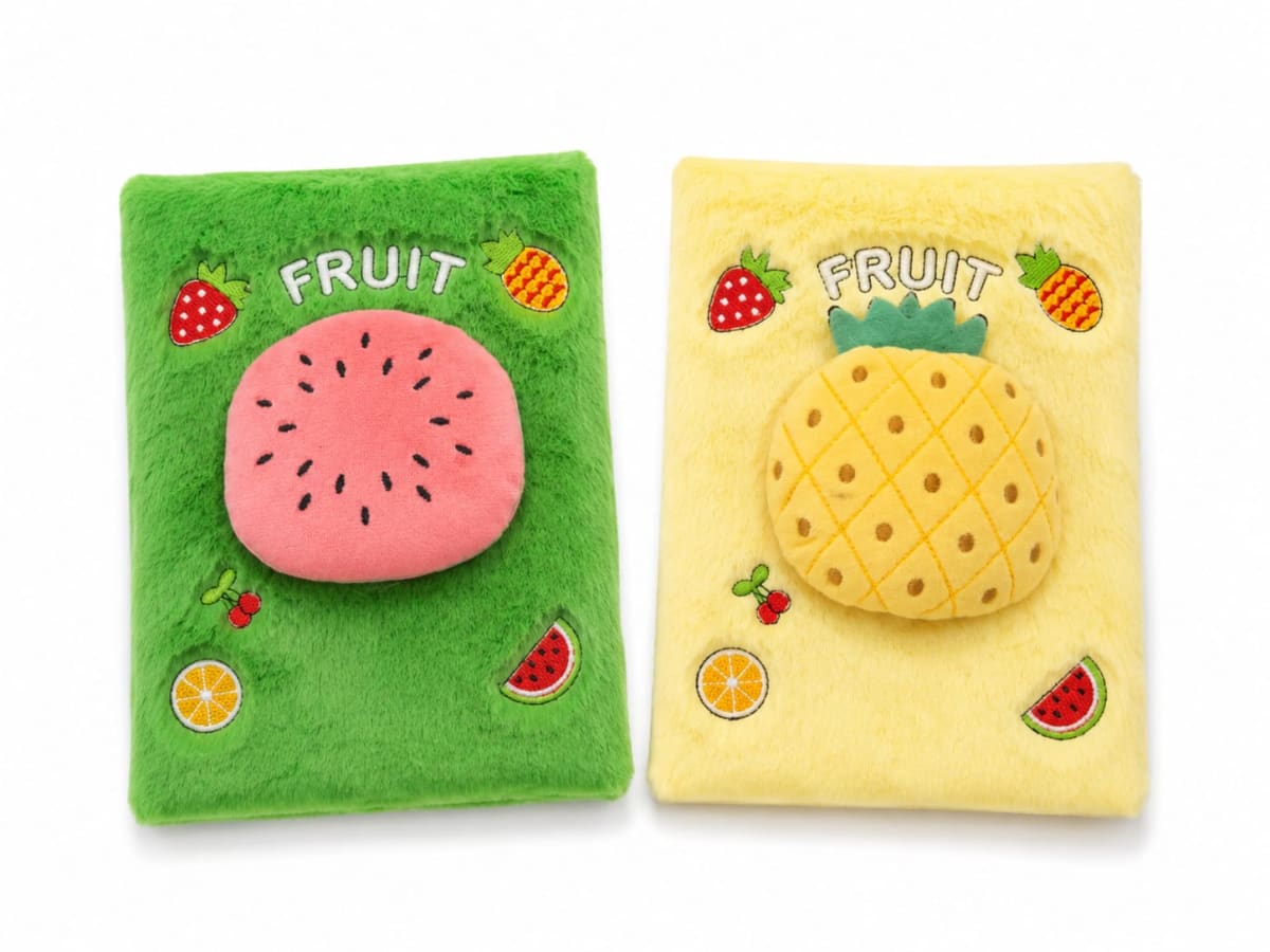 Libreta peluda con frutas kawaii 3D2