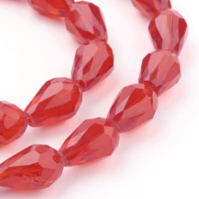 CRISTAL AUSTRIACO POR TIRA 15X10MM LÁGRIMA ROJO APROX. 48PCS.