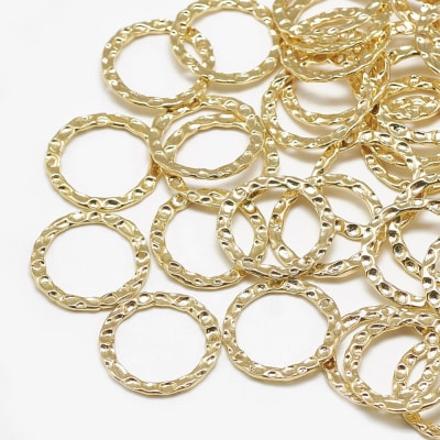 FIGURA B/ORO CIRCULO MARTILLADO 19MM1