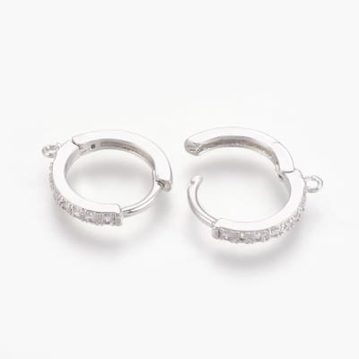 PENDIENTES B/PLATINO HUGGIE CON ZIRCONES 16X14MM