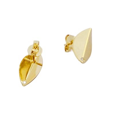 BASE DE ARO B/ORO 3MS PETALO DOBLADO 14X9MM CON AGUJERO 0.7MM1