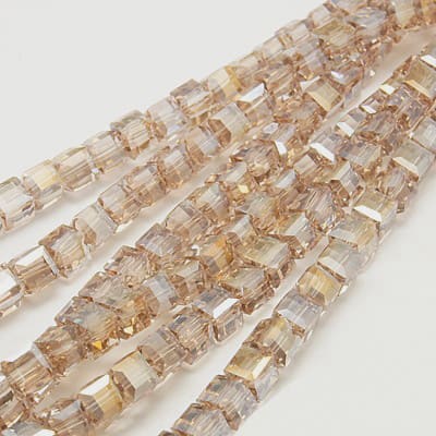 CRISTAL AUSTRIACO TRIGO CUBO 4X4MM1