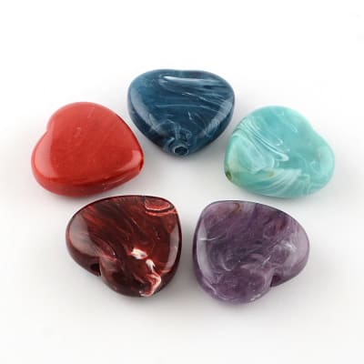 CORAZONES PASADORES DE ACRILICO DE COLORES 35x37x14MM