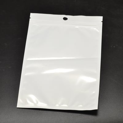 BOLSAS PARA EXHIBIR TRANSPARENTES CON ADHESIVO 50 UNIDADES 10X15CM1