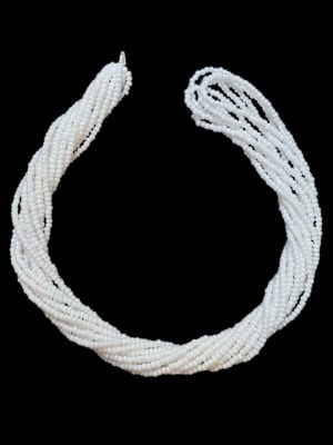 MOSTACILLAS CHECA PRECIOSA (6 TIRAS) 11/0 CHALKWHITE IRIS APROX. 18 GRAMOS1