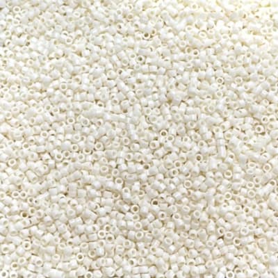 MOSTACILLA MIYUKI DELICA GR ALABASTER OPAQUE LUSTER #0211