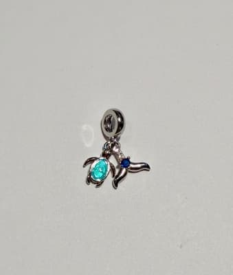 CHARMS B/P TORTUGA ESMALTADO AZUL Y COLA DE SIRENA CON CIRONES 19.1X12.2MM1