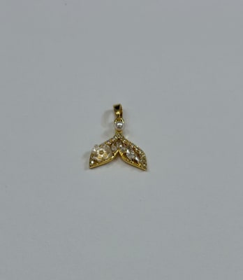 COLGANTE B/ORO COLA DE SIRENA FLOR NACAR CON CIRCONES Y VALIER 17.7X16.7MM1