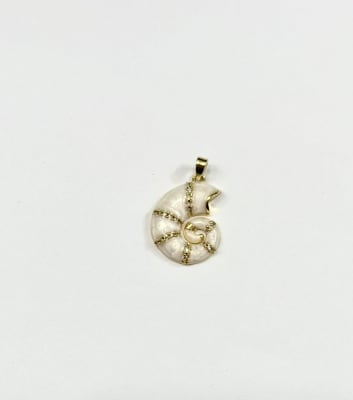COLGANTE B/ORO CARACOL ESMALTADO BLANCO CON CIRCONES CON VALIER 16.7X21.9MM1
