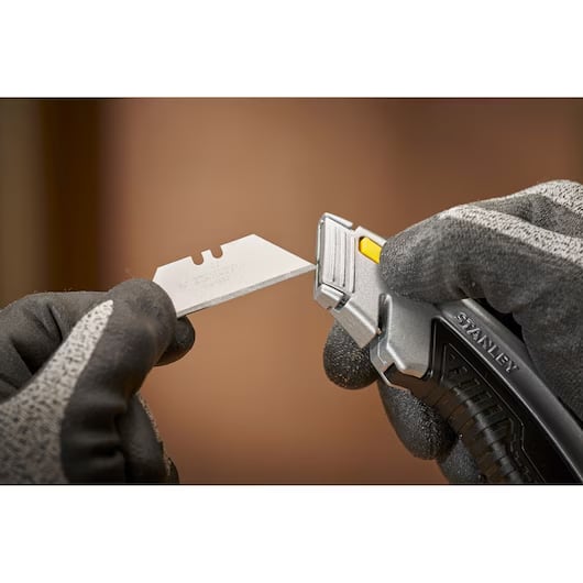 Cuchilla Retráctil STANLEY FATMAX InstantChange 10-78810