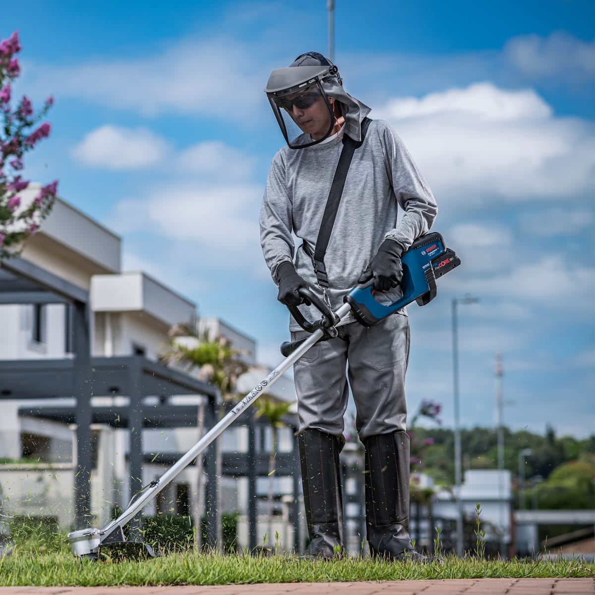 Desbrozadora Bosch GFR 18V-23 + Bat 8Ah + Carg – 0615.A00.2BD5