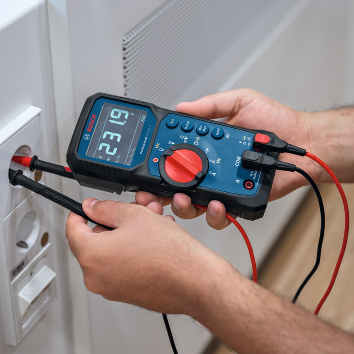 Multímetro Digital 1000V + Soporte Magnético GDM 600-15 Bosch 0601.077.3016