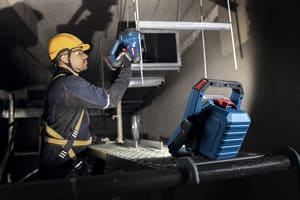 Linterna Trabajo Led 3000 Lm 18V Baretool Bosch GLI 18V-3000 - 0601.4A8.1E04