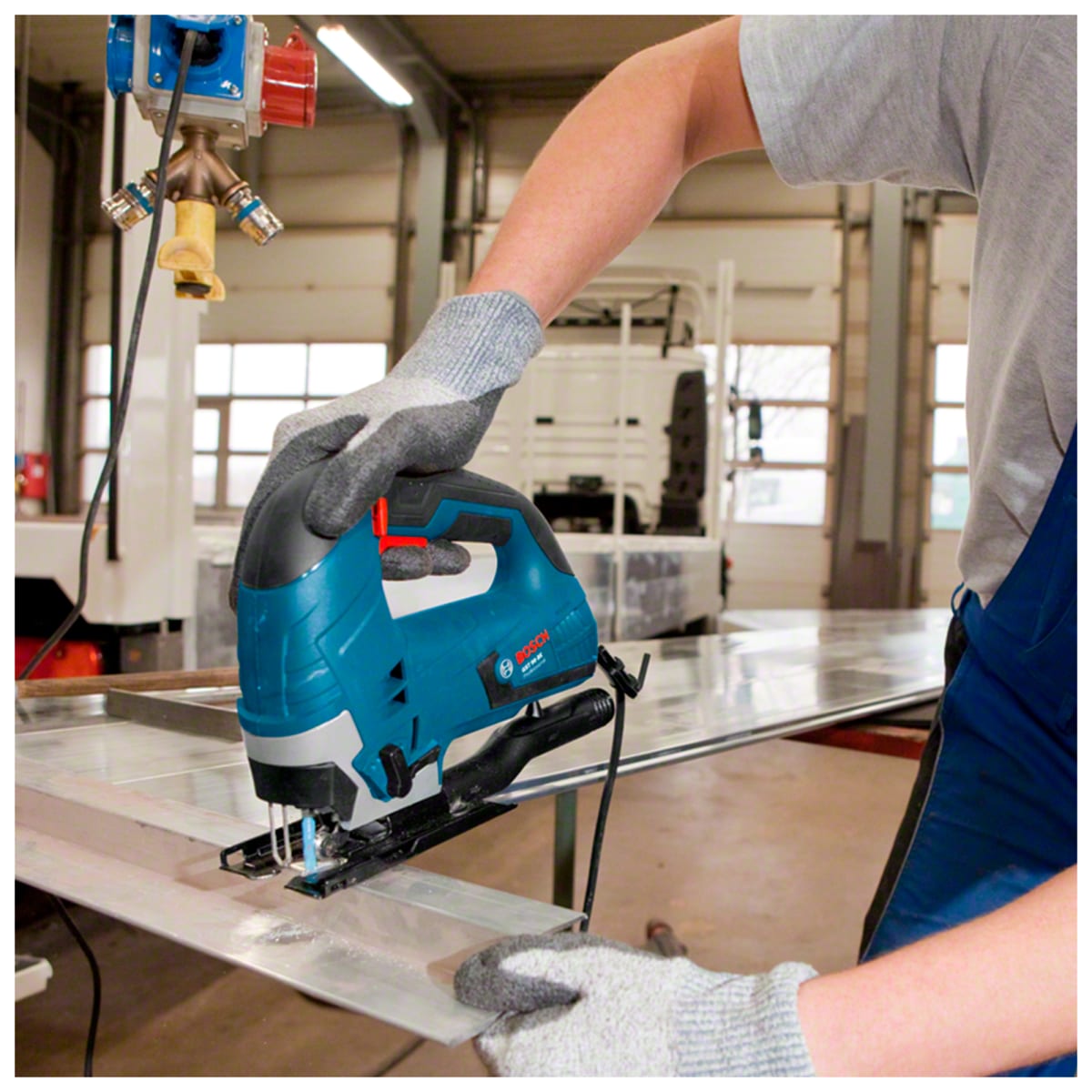 Sierra Caladora Bosch 650W 90mm GST 90 BE - 0601.58F.0E07