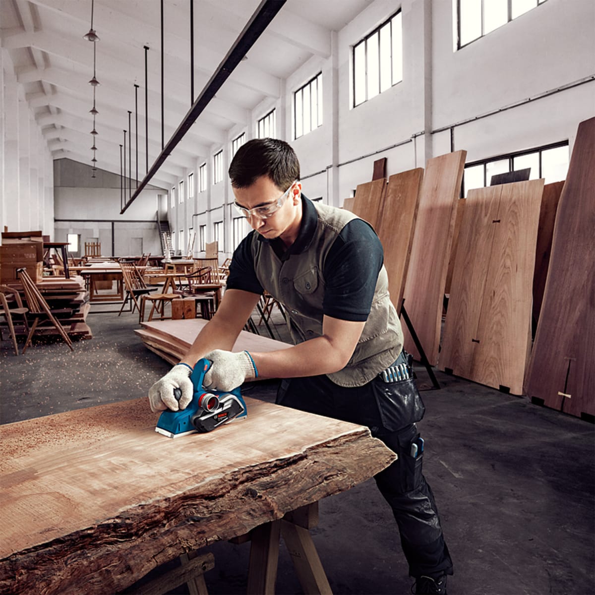 Cepillo Bosch GHO 700 Professional (700W) – 0601.5A9.0E07