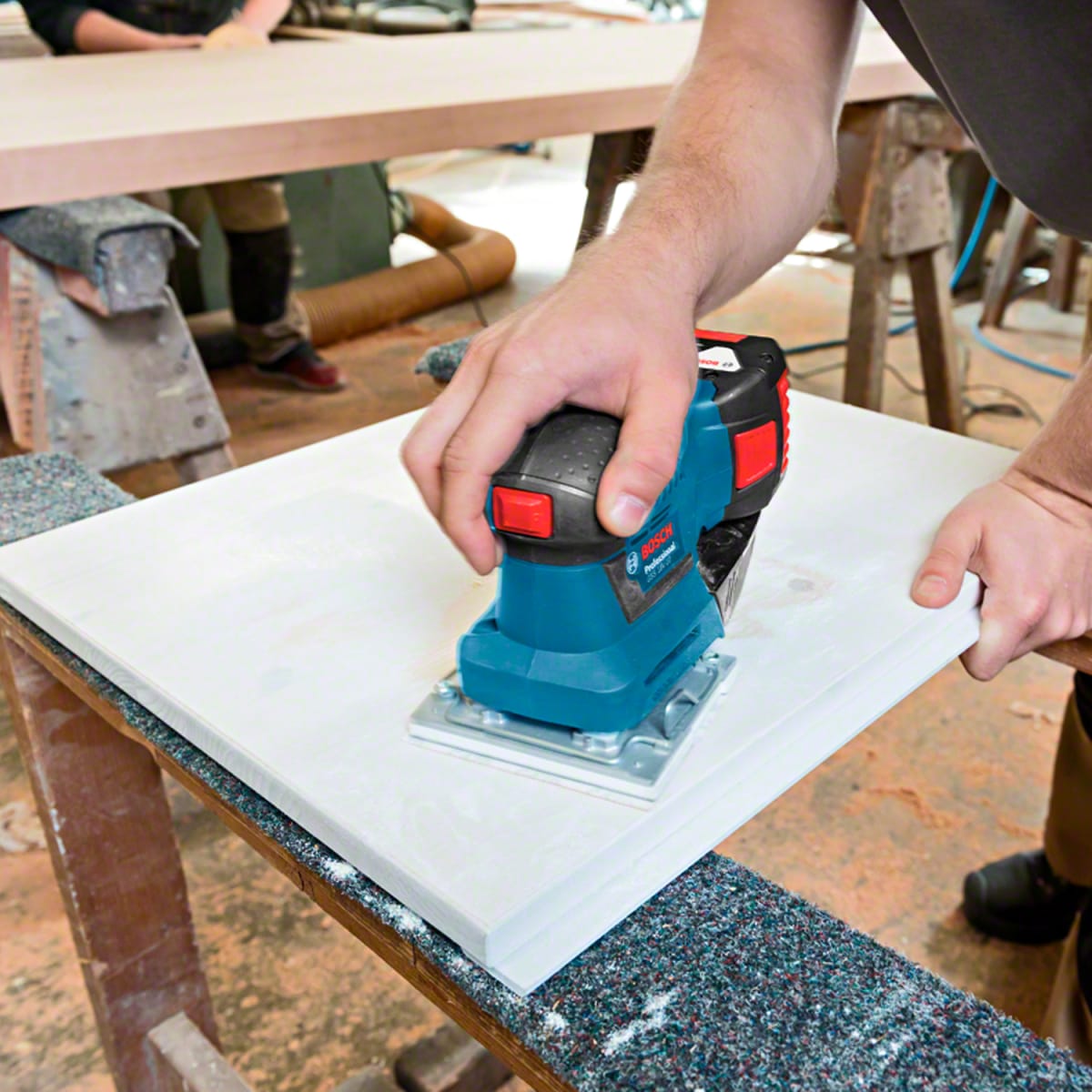 Lijadora Orbital Inalámbrica 1/4'' 18V Baretool GSS 18V-10 Bosch 0601.9D0.2004